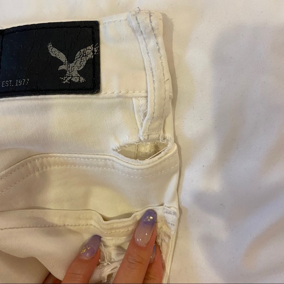 AMERICAN EAGLE white ripped jeans - Picture 6 of 7
